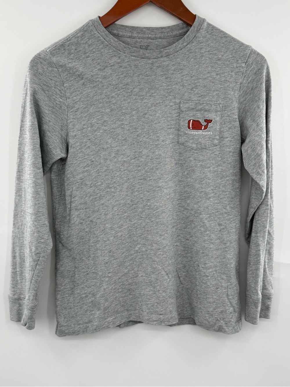 Vineyard Vines Boys M 12-14 Football Whale Long Sleeve Pocket T Shirt Gray